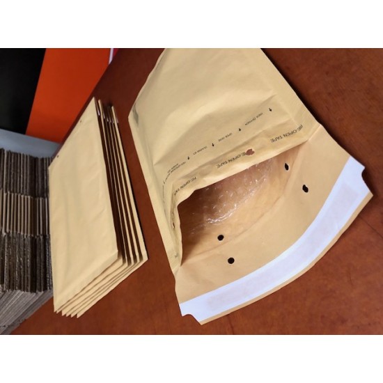 Polsterēta aploksne ar burbuļplēvi D/14, 200x275+50(180x265)mm, dzeltena